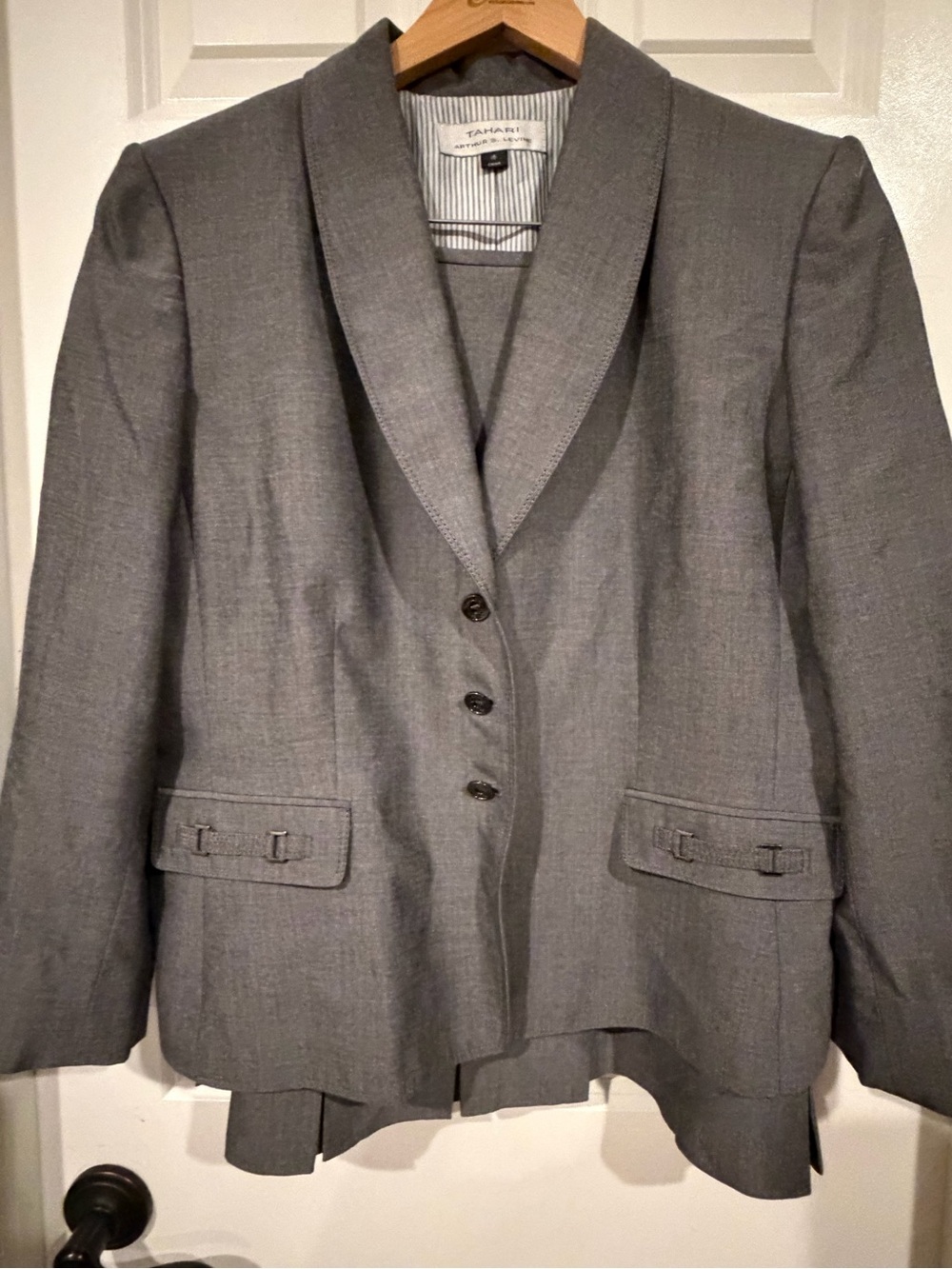 Tahari ASL Grey skirt suit pleated hem 16